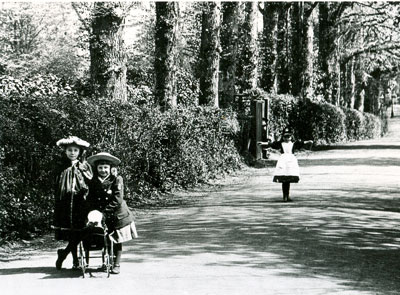 Girls playing in Spencer Road, Ryde